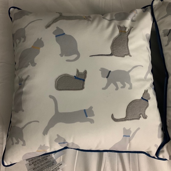 SOLD Decorative Cat Pillows - Picture 5 of 6